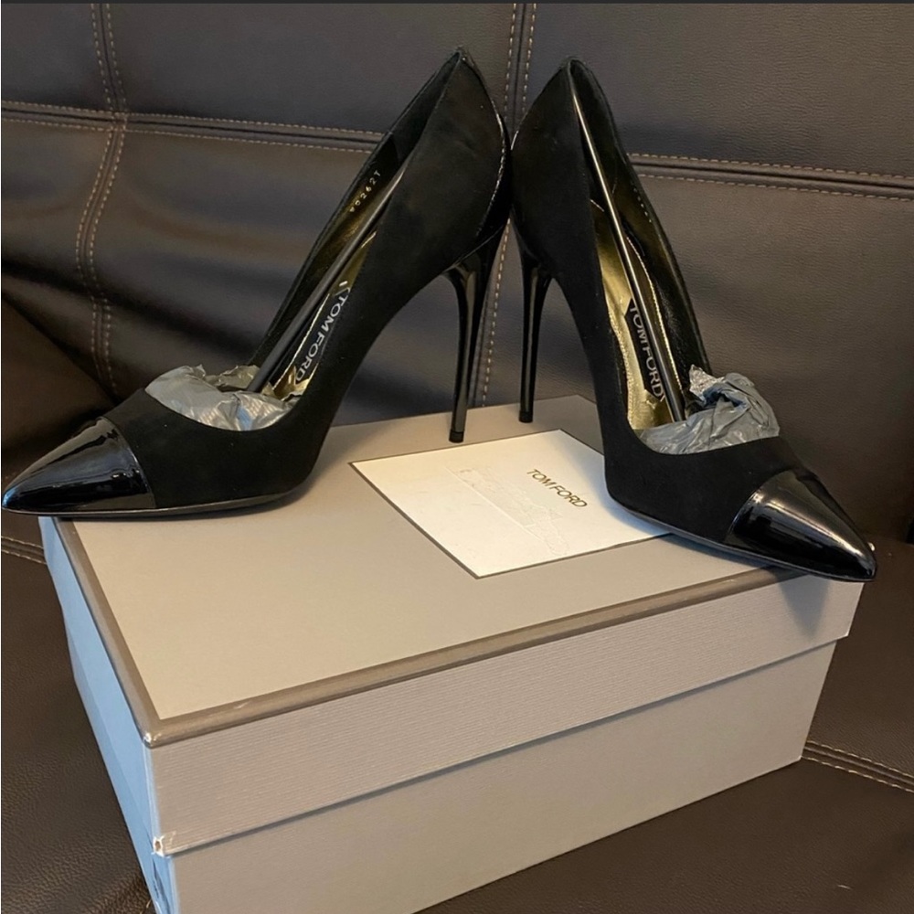 Tom Ford black suede and patent leather heels. - Picture 4 of 8